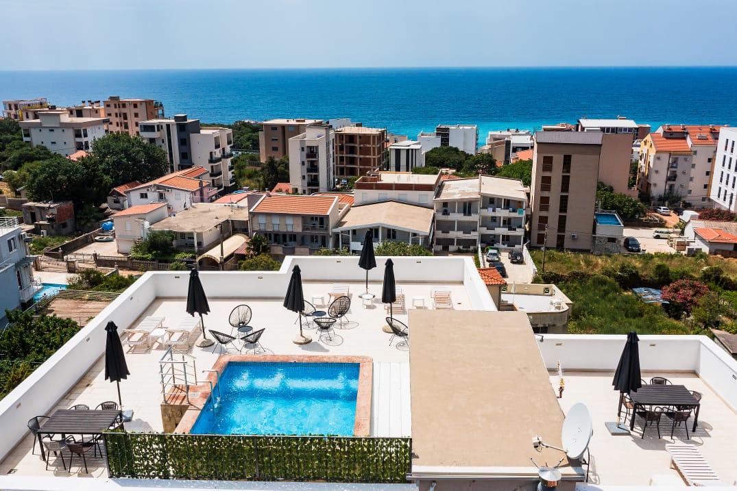 Rooftop Pool & Sea View